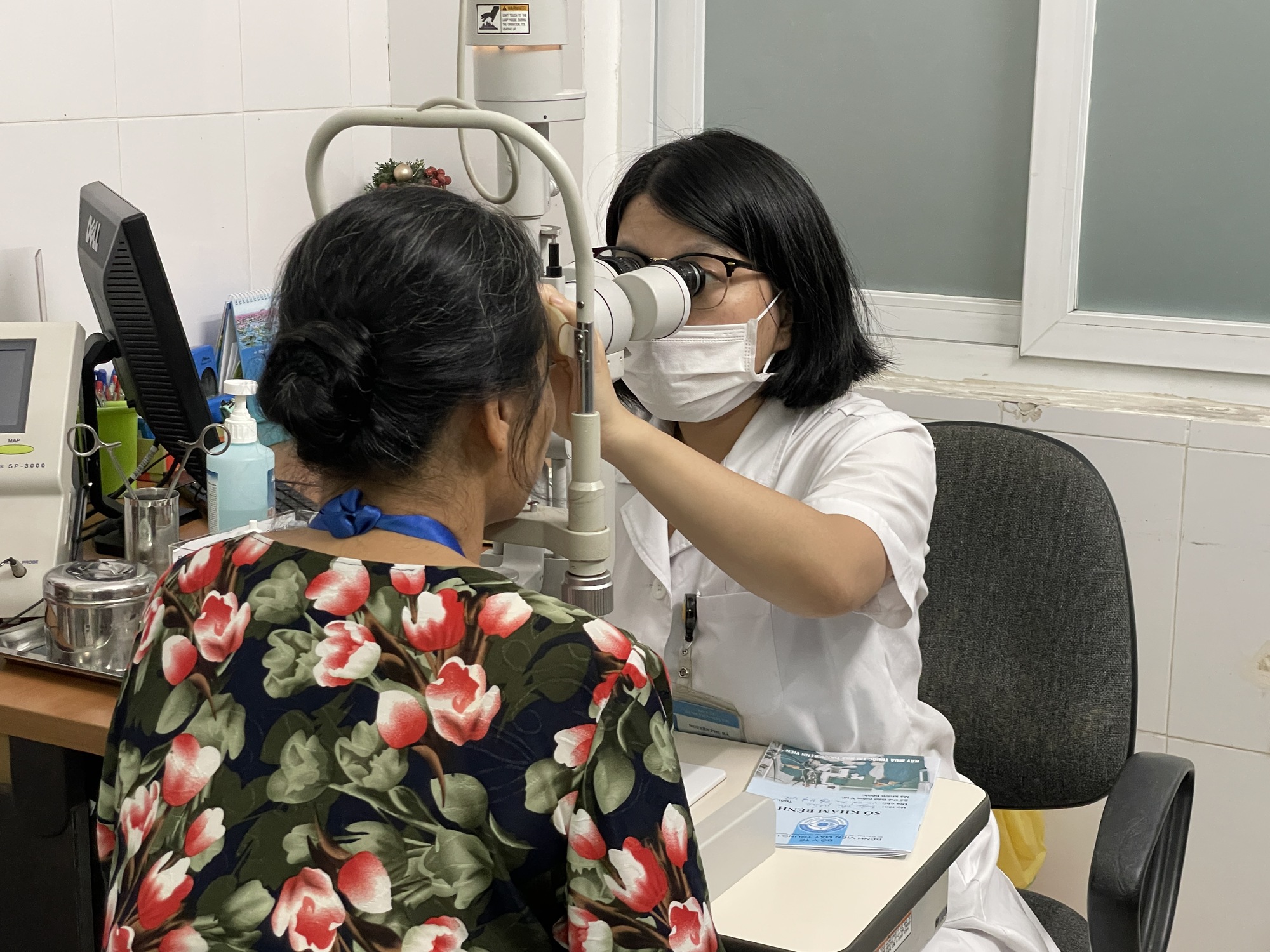 L&yacute; do hơn 30% người bị m&ugrave; lo&agrave; kh&ocirc;ng thể chữa bệnh - Ảnh 3.