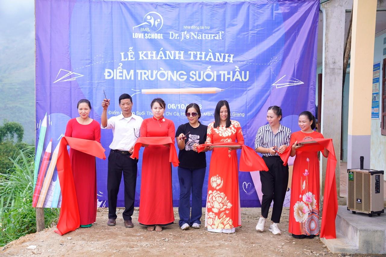 Dược sĩ Jacqueline Thu Thảo Nguyễn và hành trình thiện nguyện tại Hà Giang - Ảnh 1.