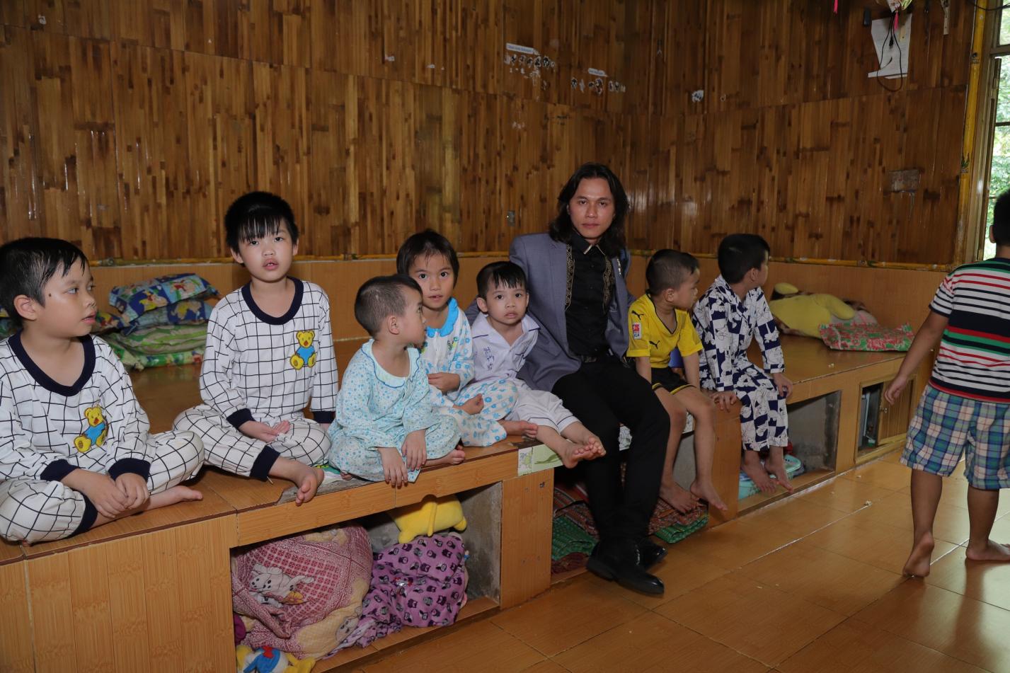 BĐS Tiến Khoa trao tặng 1000 phần qu&agrave; cho trẻ em c&oacute; ho&agrave;n cảnh kh&oacute; khăn - Ảnh 3.