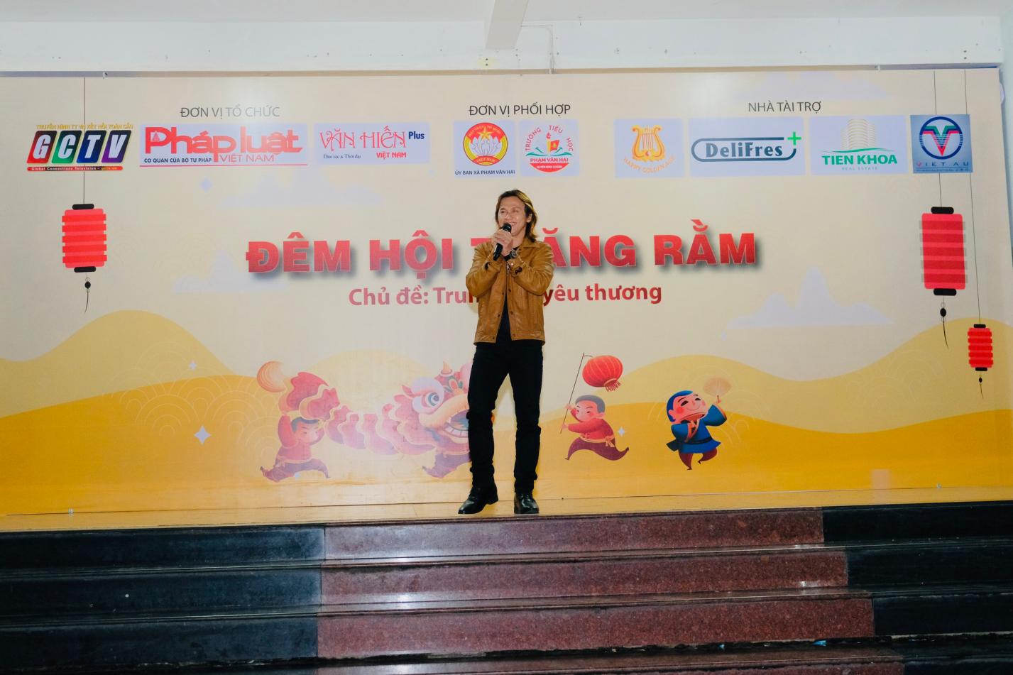 BĐS Tiến Khoa trao tặng 1000 phần qu&agrave; cho trẻ em c&oacute; ho&agrave;n cảnh kh&oacute; khăn - Ảnh 4.