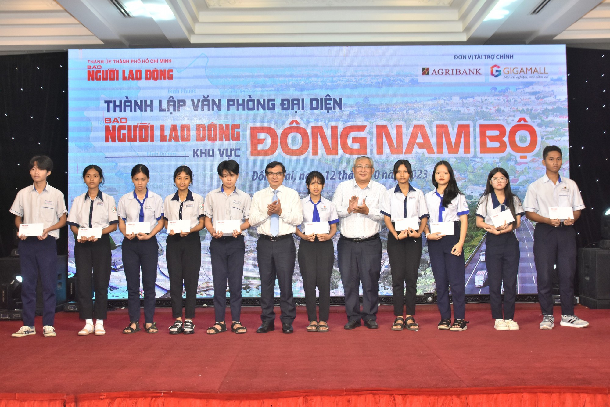 undefined - Ảnh 1.