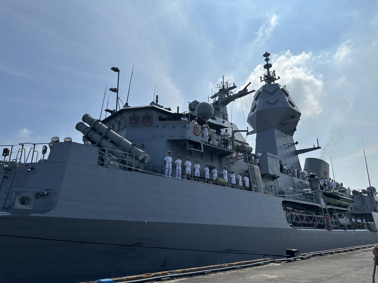 T&agrave;u Hải qu&acirc;n Ho&agrave;ng gia &Uacute;c HMAS TOOWOOMBA trở lại TP HCM - Ảnh 1.
