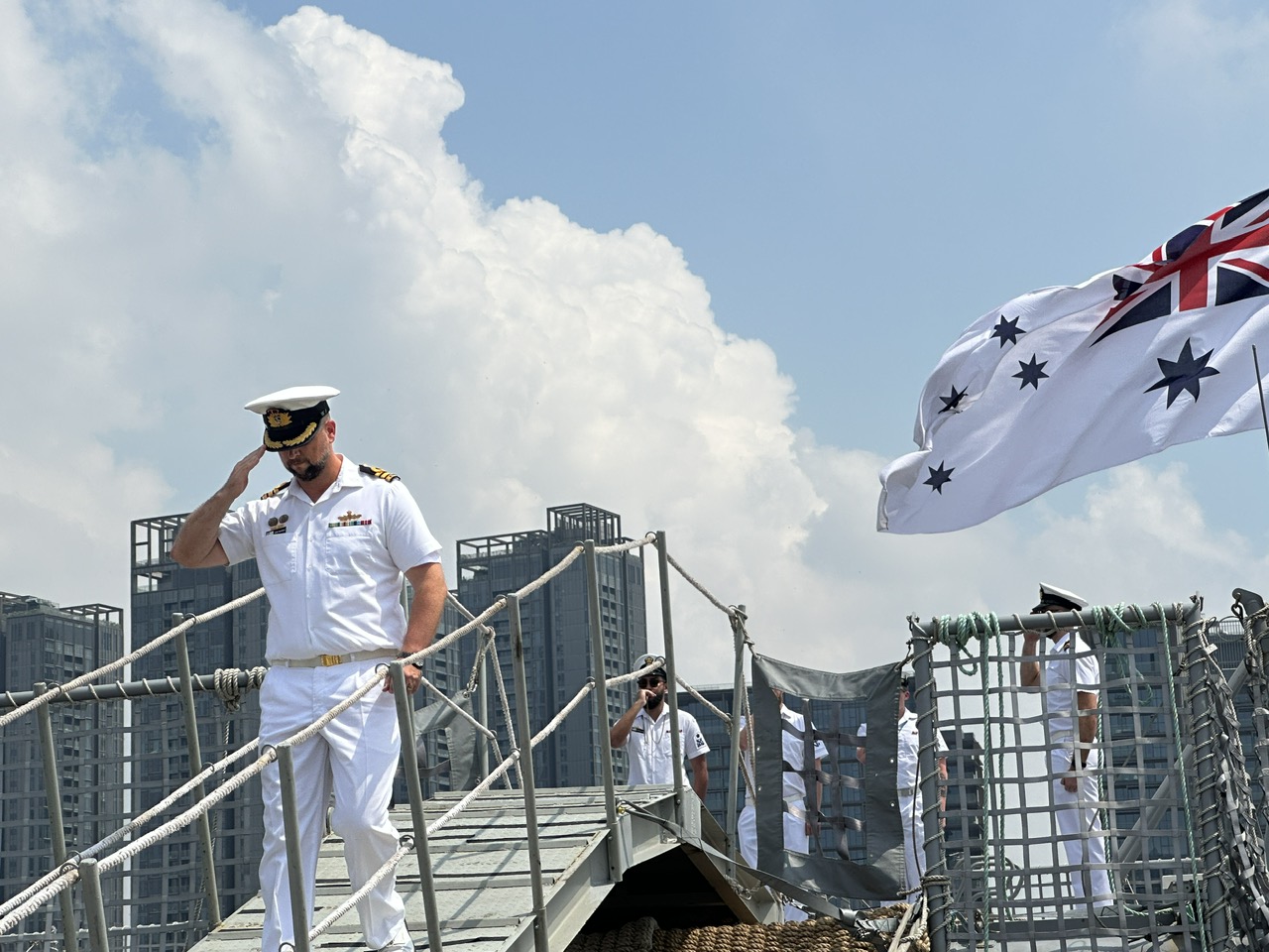 T&agrave;u Hải qu&acirc;n Ho&agrave;ng gia &Uacute;c HMAS TOOWOOMBA trở lại TP HCM - Ảnh 13.