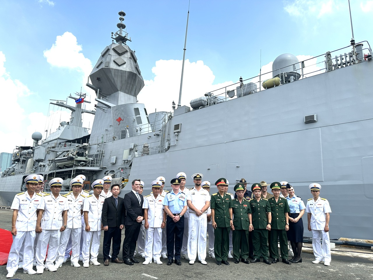 T&agrave;u Hải qu&acirc;n Ho&agrave;ng gia &Uacute;c HMAS TOOWOOMBA trở lại TP HCM - Ảnh 6.