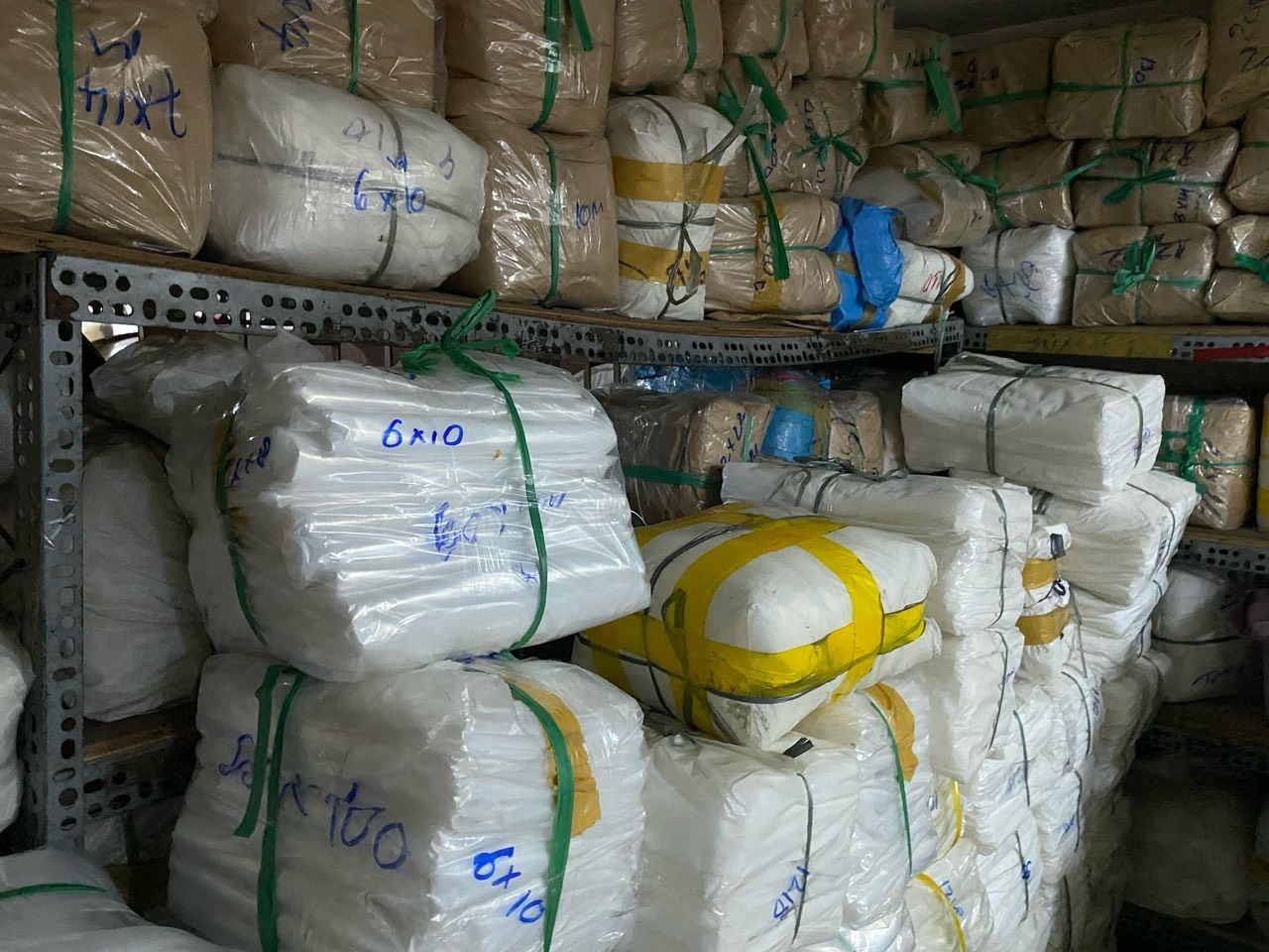 QLTT TP HCM buộc tiêu hủy cả tấn túi nhựa đựng thực phẩm