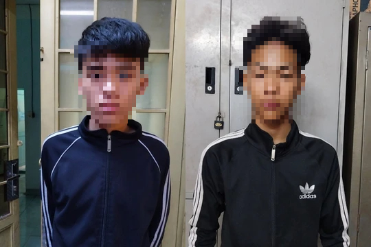 Bắt 2 trẻ vị thành niên có biểu hiện bất thường trên đường