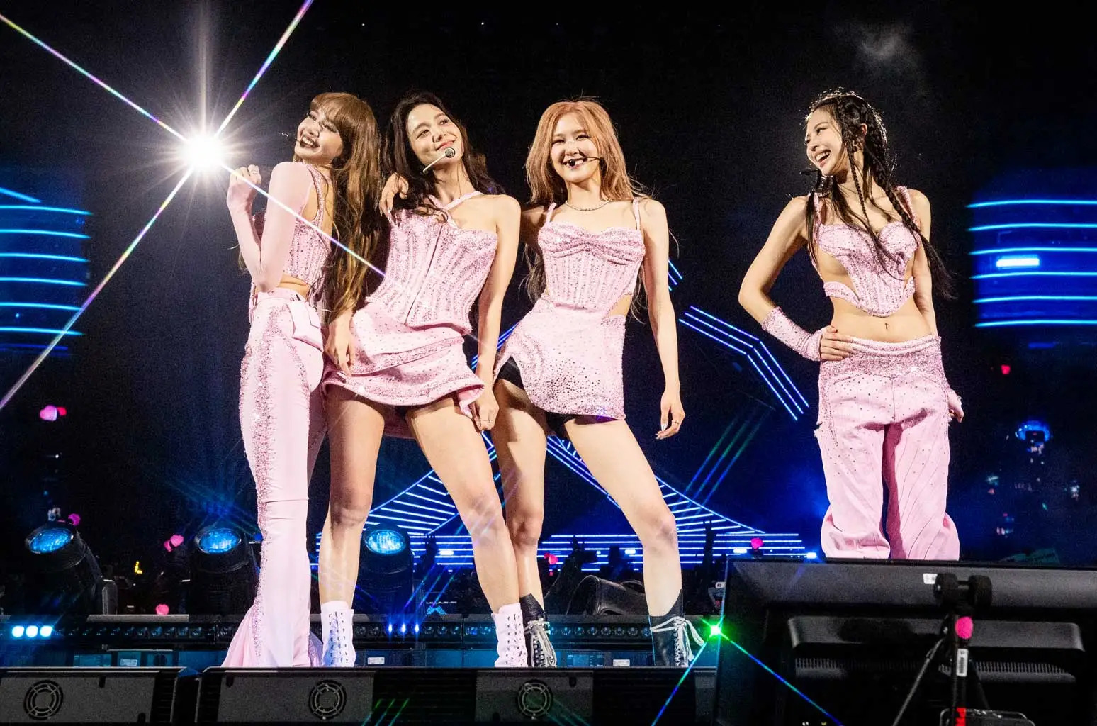 Đ&ecirc;m nhạc của Blackpink ở H&agrave; Nội thu đến 333 tỉ đồng - Ảnh 5.