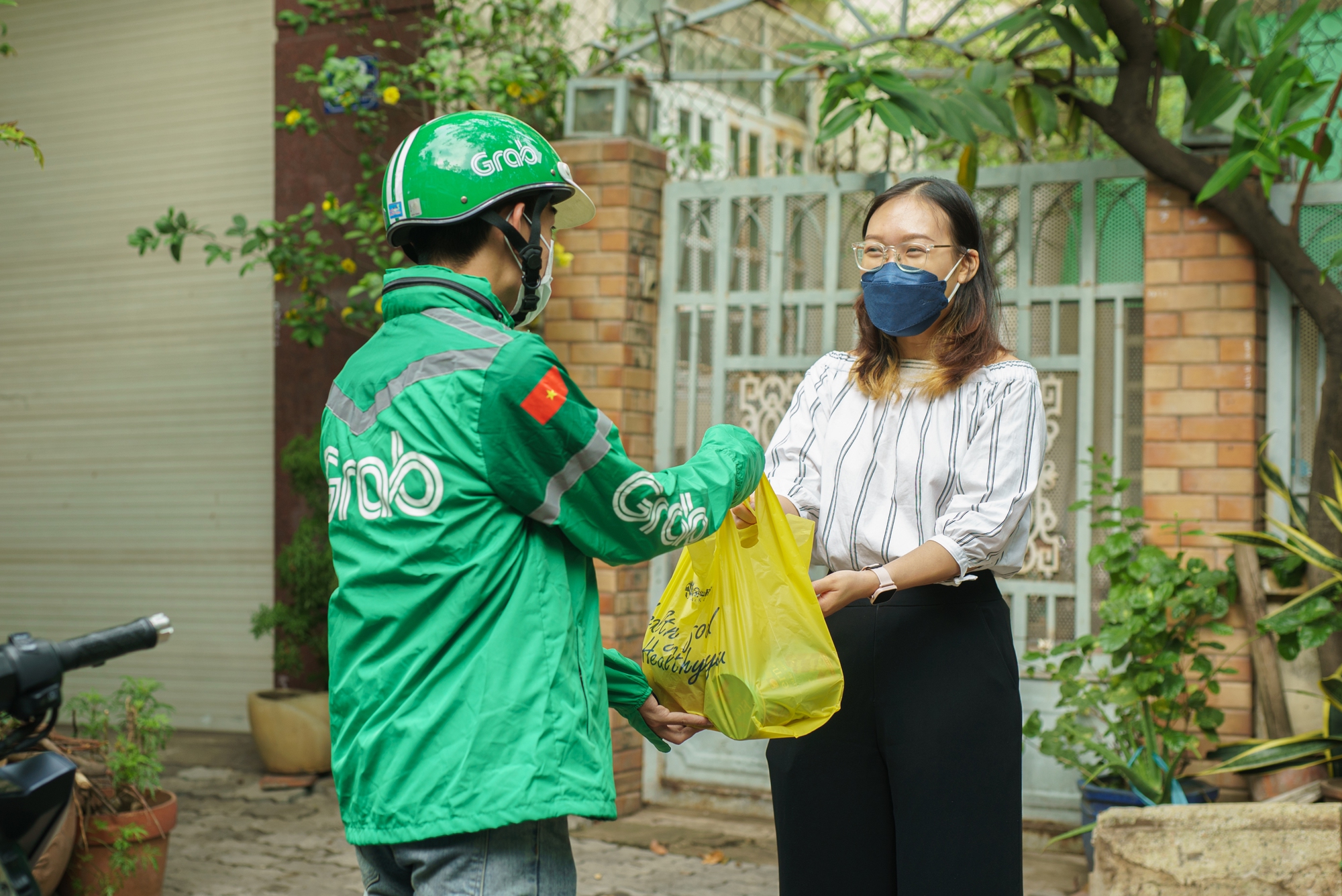 Dự án GrabConnect hỗ trợ tiêu thụ gần 700 tấn trái cây