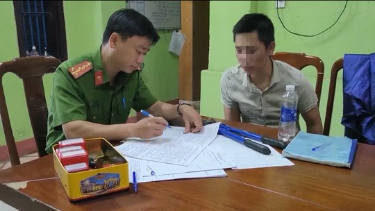 Bất ngờ tang vật của tên trộm thích đột nhập các cửa hàng