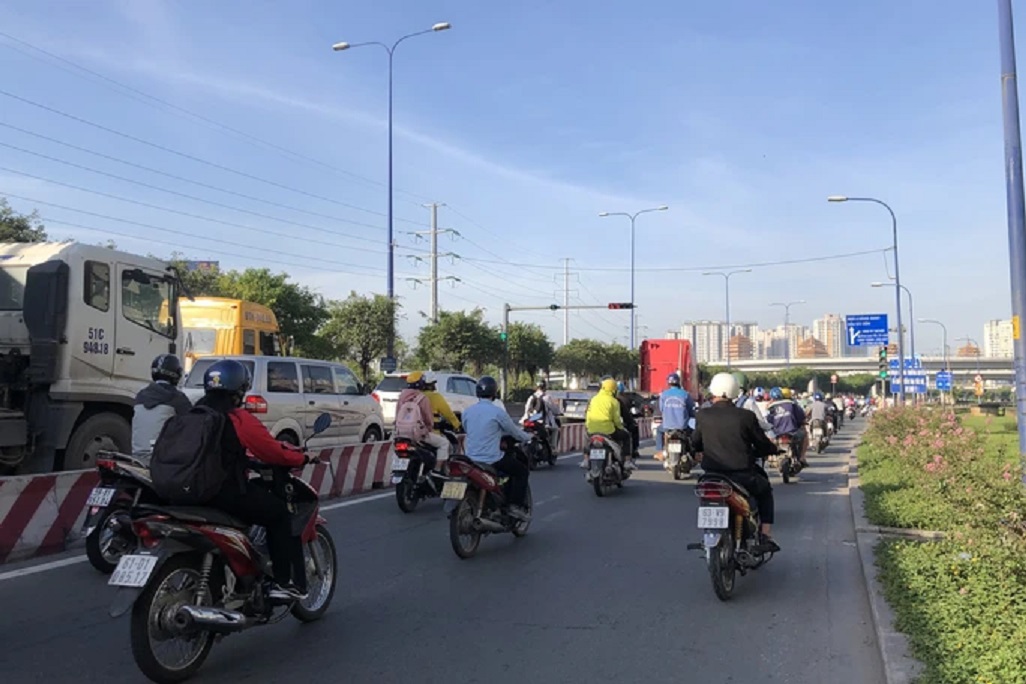 Người dân tố bị 1 cán bộ Đội CSGT Rạch Chiếc đánh hỏng mắt: Ngỡ ngàng với camera!