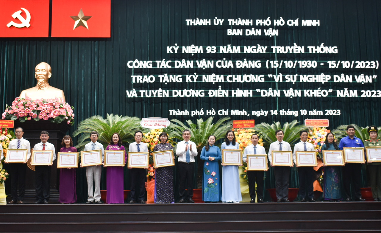 TP HCM tuy&ecirc;n dương 165 tập thể, c&aacute; nh&acirc;n D&acirc;n vận kh&eacute;o - Ảnh 2.