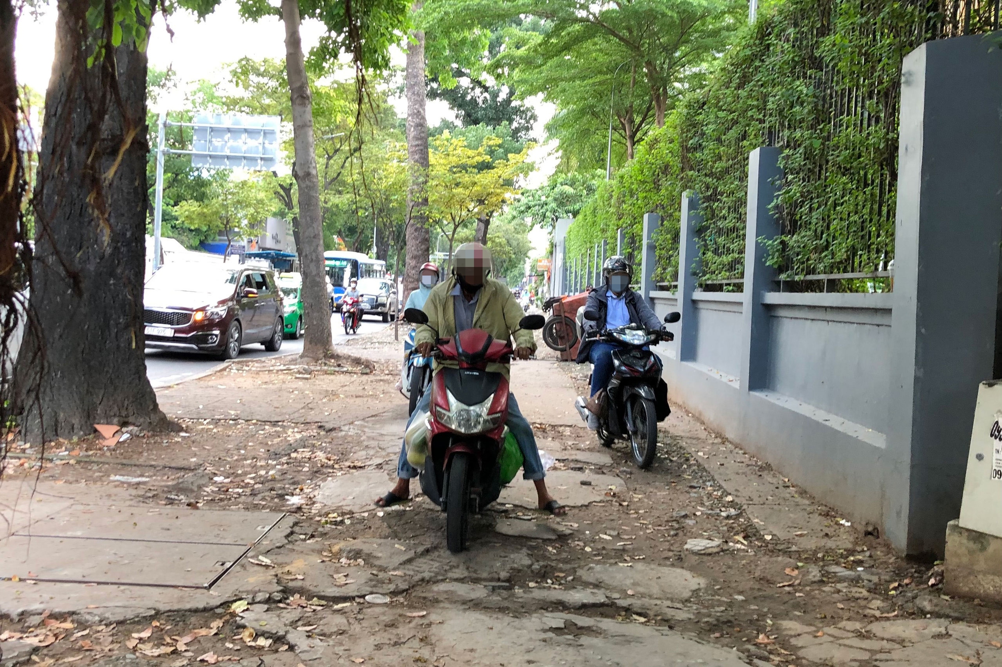 Leo lề
