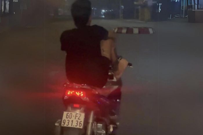 Xác định chủ phương tiện vụ lái xe máy bằng chân ở Đồng Nai