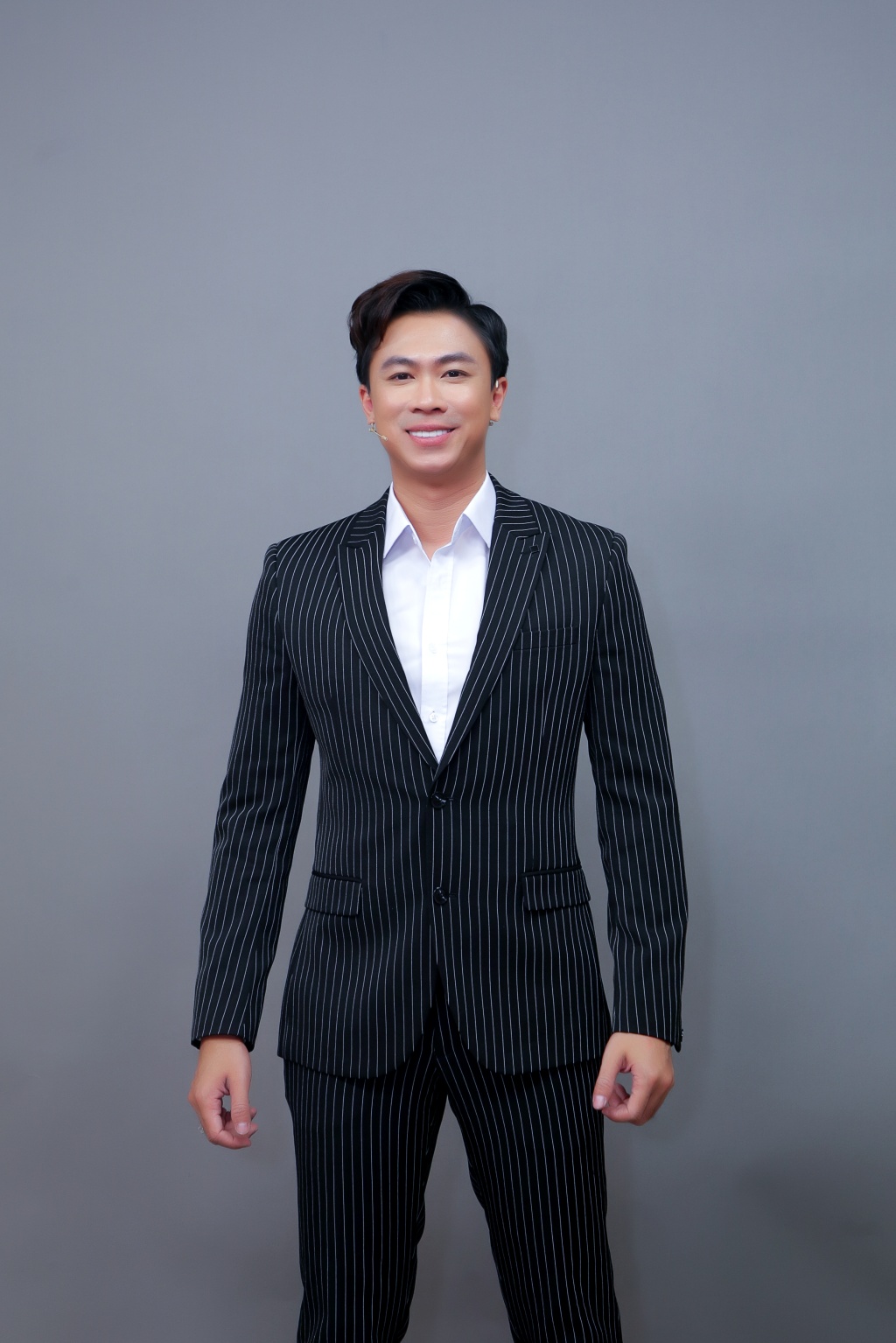 Hồ Việt Trung kể chuyện từng ngủ dưới gầm sân khấu - Ảnh 3.