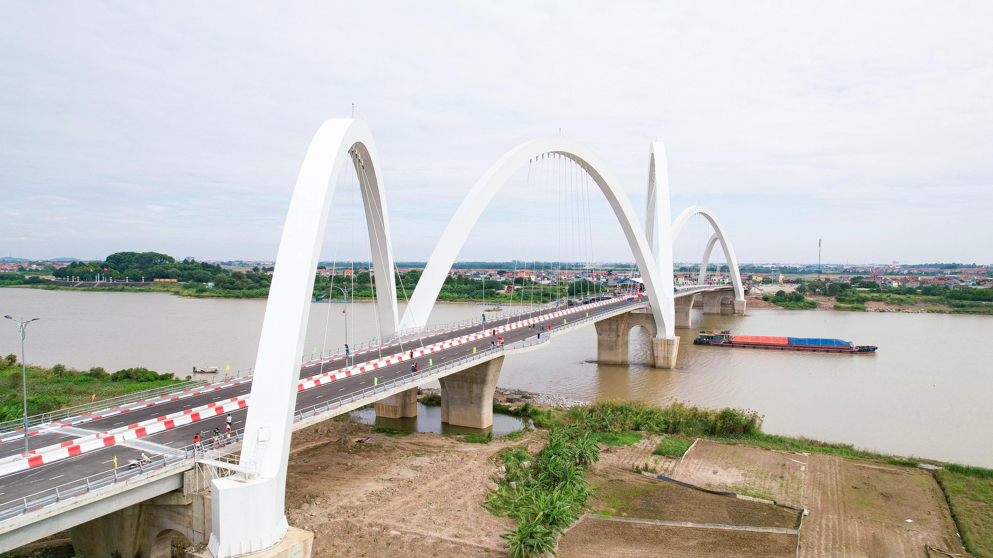Chiêm ngưỡng cây cầu vòm thép cao nhất Việt Nam