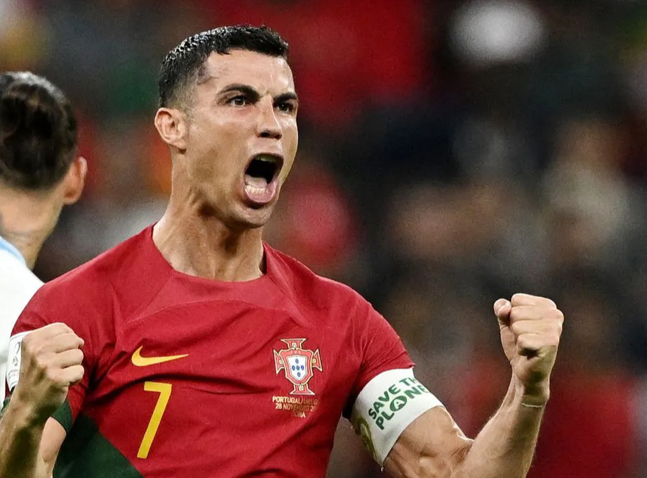 Ronaldo đặt mục tiêu, cách biệt ngày càng nới rộng với Messi