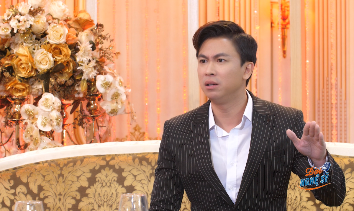 Hồ Việt Trung kể chuyện từng ngủ dưới gầm sân khấu