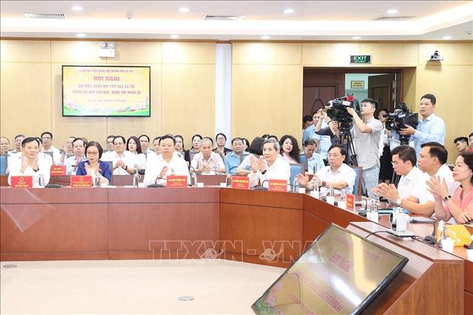 Những h&igrave;nh ảnh Tổng B&iacute; thư Nguyễn Ph&uacute; Trọng tiếp x&uacute;c cử tri - Ảnh 5.