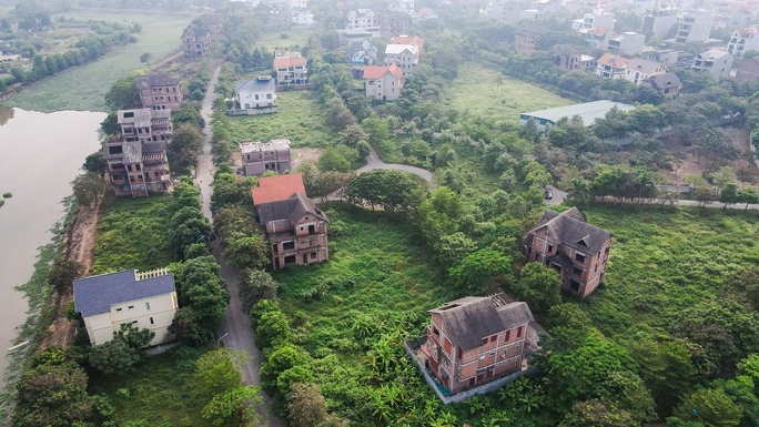 Nhiều sở ngành chậm chạp trong xử lý 64 dự án "ôm đất" rồi bỏ hoang
