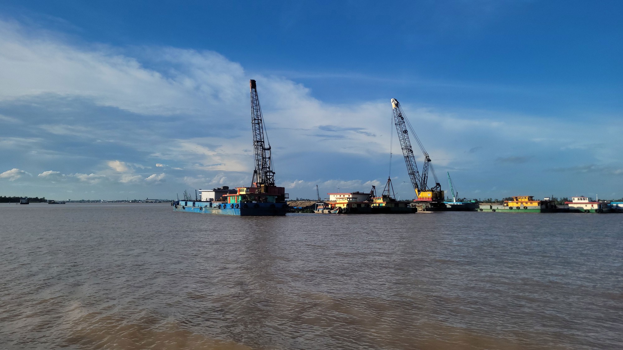 Quản chặt mỏ cát "đặc thù" để làm đường cao tốc