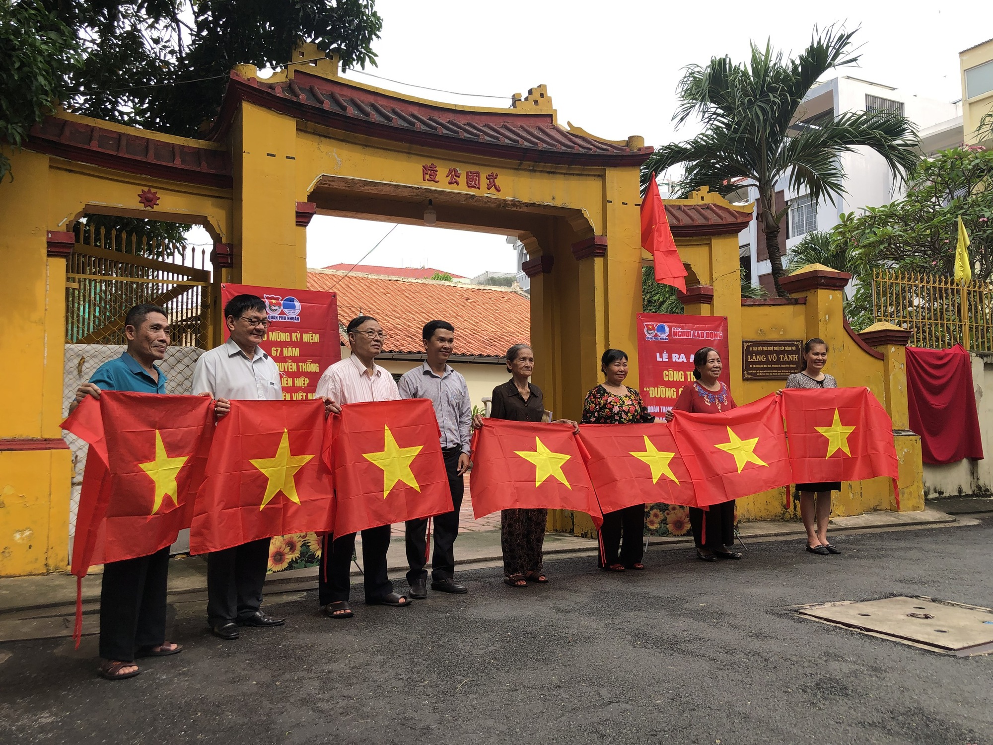 Đường v&agrave;o 10 di t&iacute;ch lịch sử v&agrave; địa chỉ đỏ của quận Ph&uacute; Nhuận sẽ rợp b&oacute;ng cờ Tổ quốc - Ảnh 4.