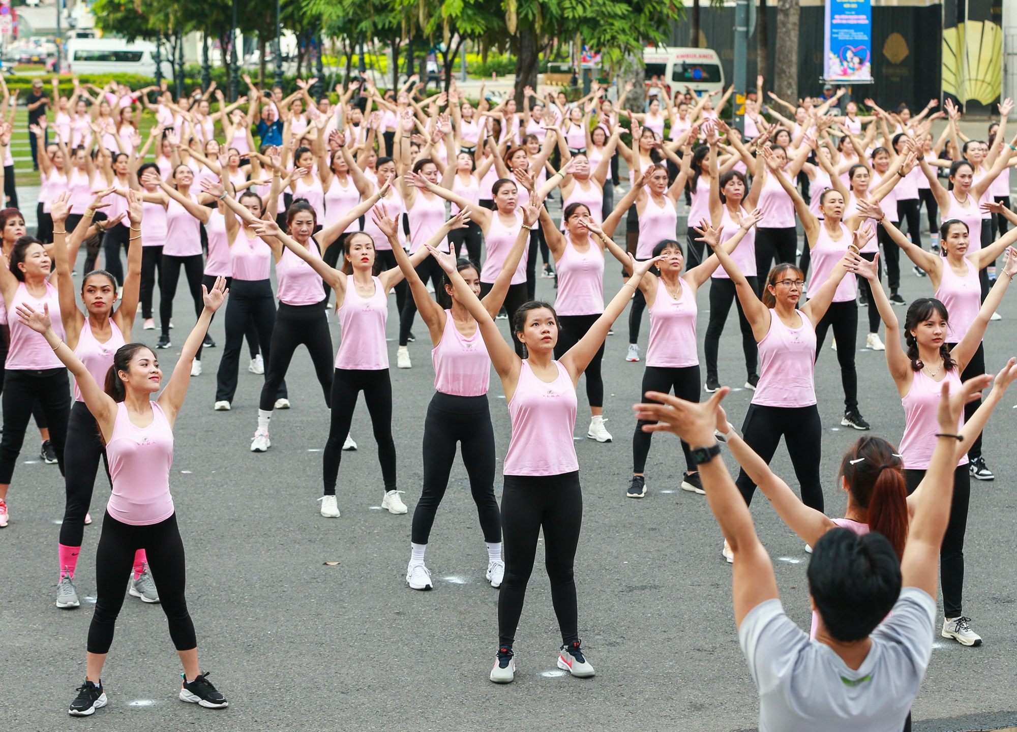 TP HCM tổ chức buổi đồng diễn Aerobic quy mô lớn chào mừng ngày Phụ nữ Việt Nam - Ảnh 1.
