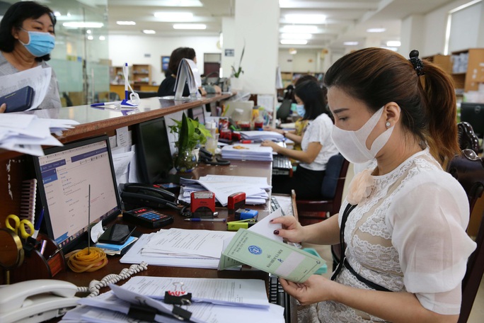 Thủ tướng yêu cầu đề xuất giải pháp hạn chế tình trạng rút BHXH một lần