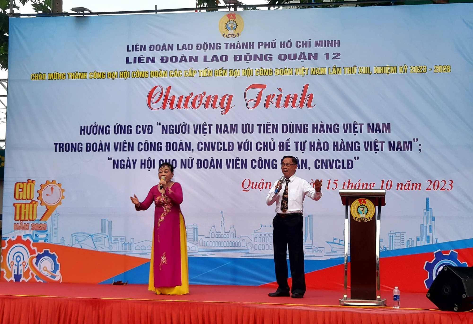 Nữ công nhân được vui chơi, tặng quà trong ngày đặc biệt - Ảnh 9.