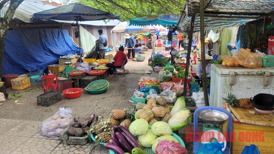 N&uacute;i Cấm vắng hoe, nhiều người lo mất việc những th&aacute;ng cuối năm - Ảnh 1.