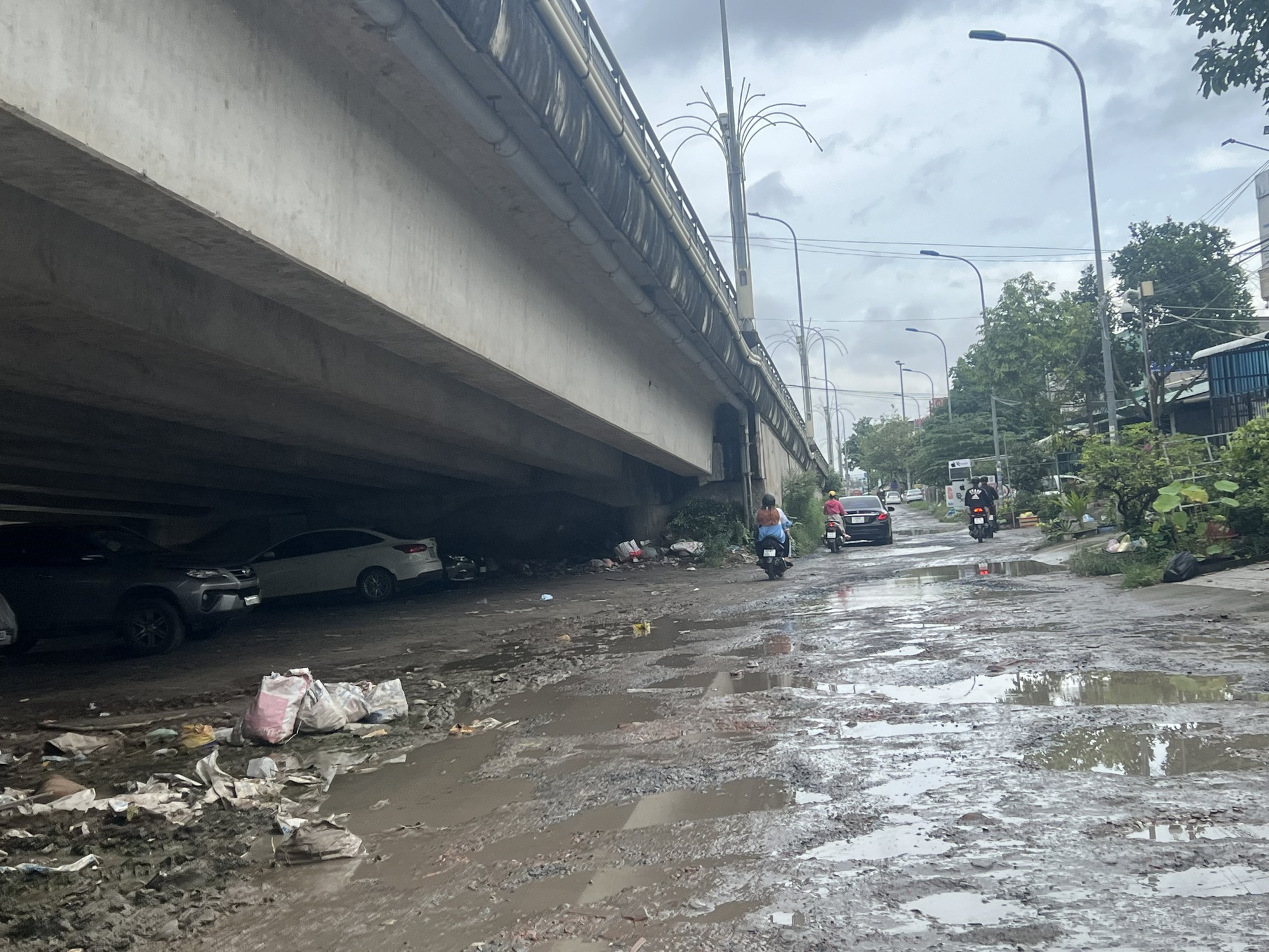 Con đường như &aacute;o vũ cơ h&agrave;n ngay trung t&acirc;m TP Cần Thơ - Ảnh 1.