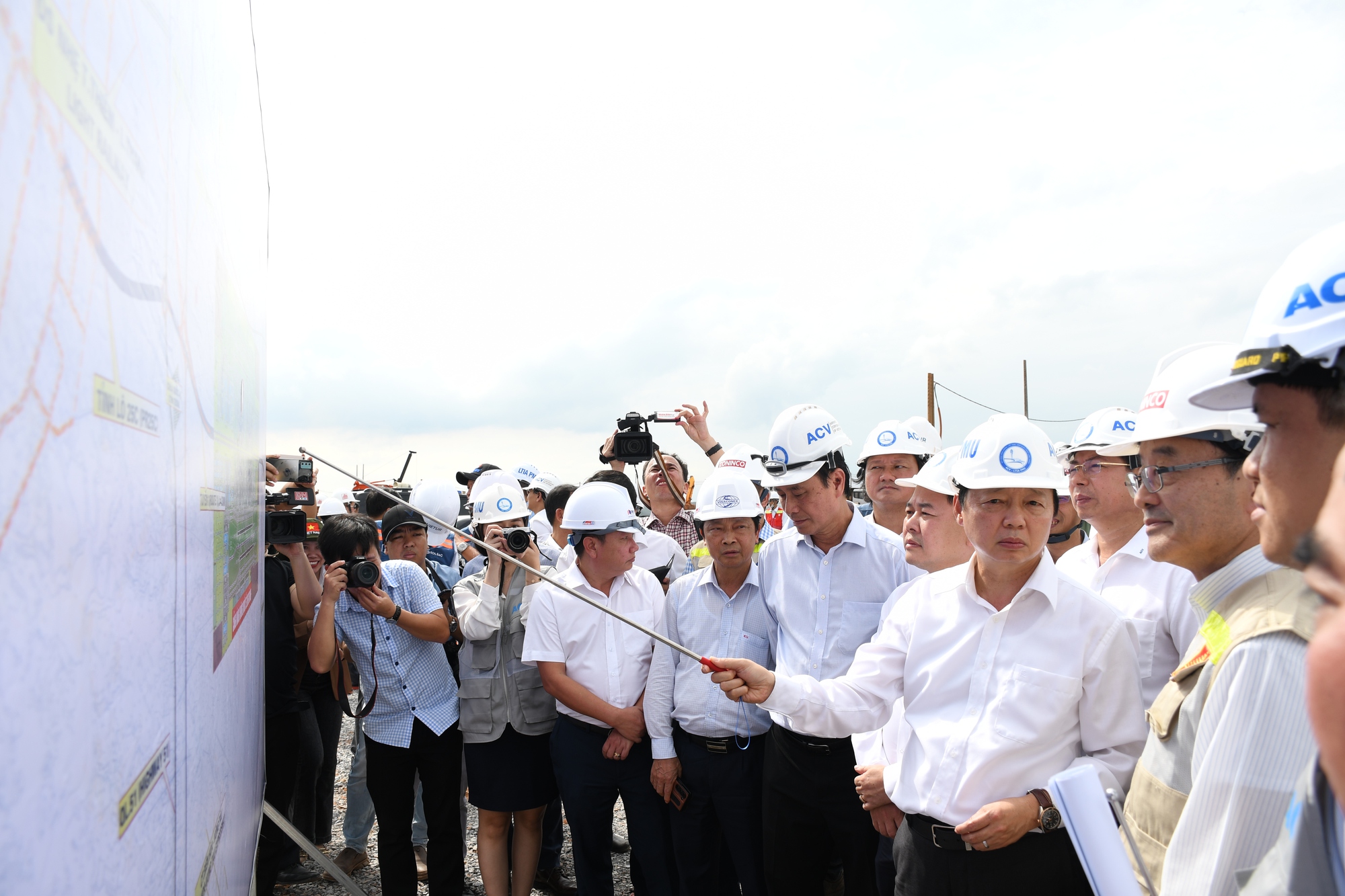 Ph&oacute; Thủ tướng Trần Hồng H&agrave;: Phải c&oacute; tổng c&ocirc;ng tr&igrave;nh sư dự &aacute;n s&acirc;n bay Long Th&agrave;nh - Ảnh 1.