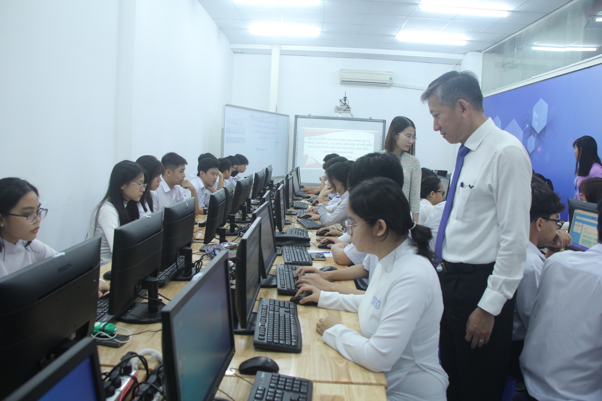 TP HCM: Tổ chức cuộc thi lớn về gi&aacute;o dục ch&iacute;nh trị tư tưởng cho học sinh, sinh vi&ecirc;n  - Ảnh 2.