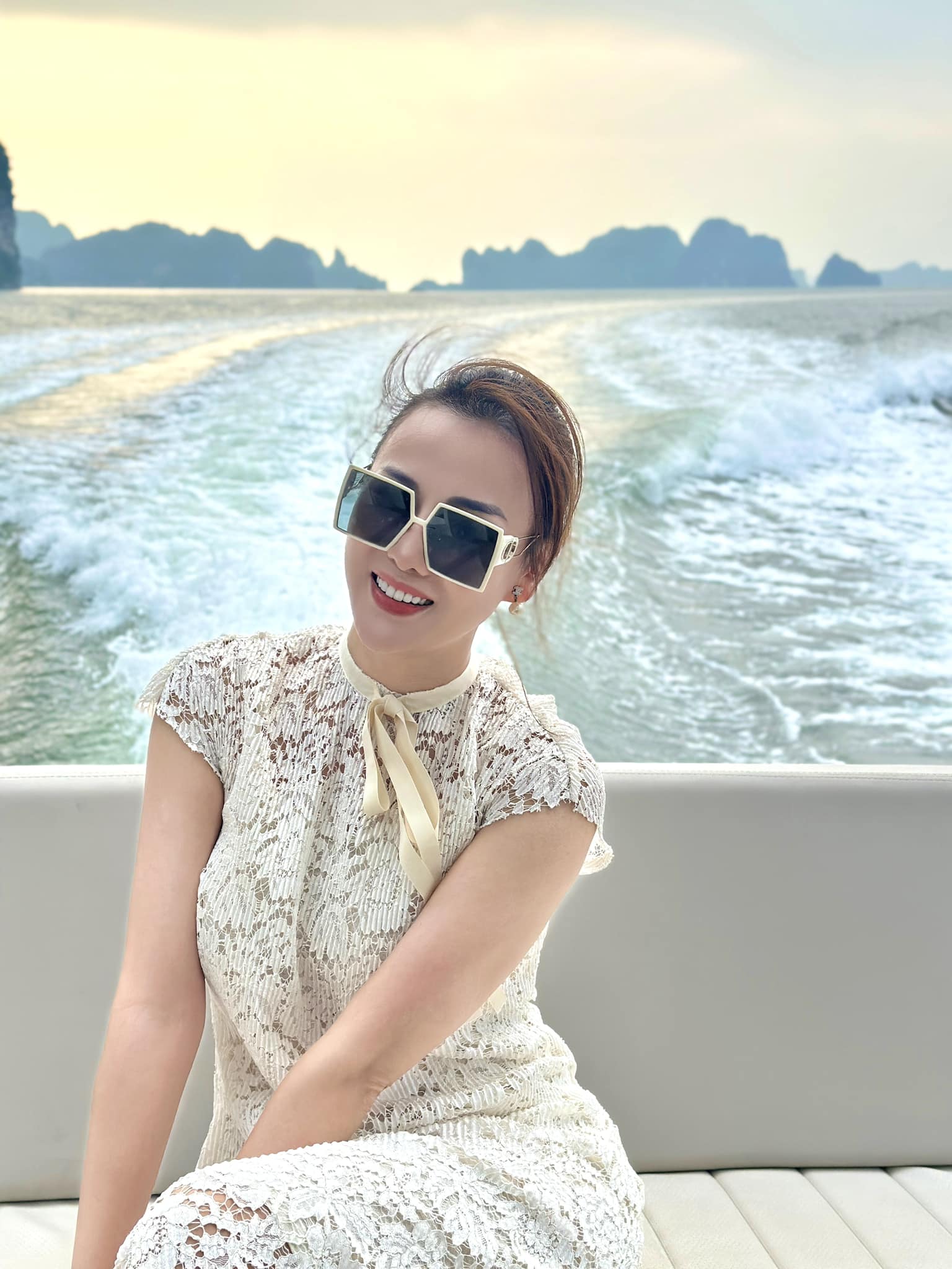 Phương Oanh phản ứng ra sao sau khi được gọi là “mẹ bầu”?