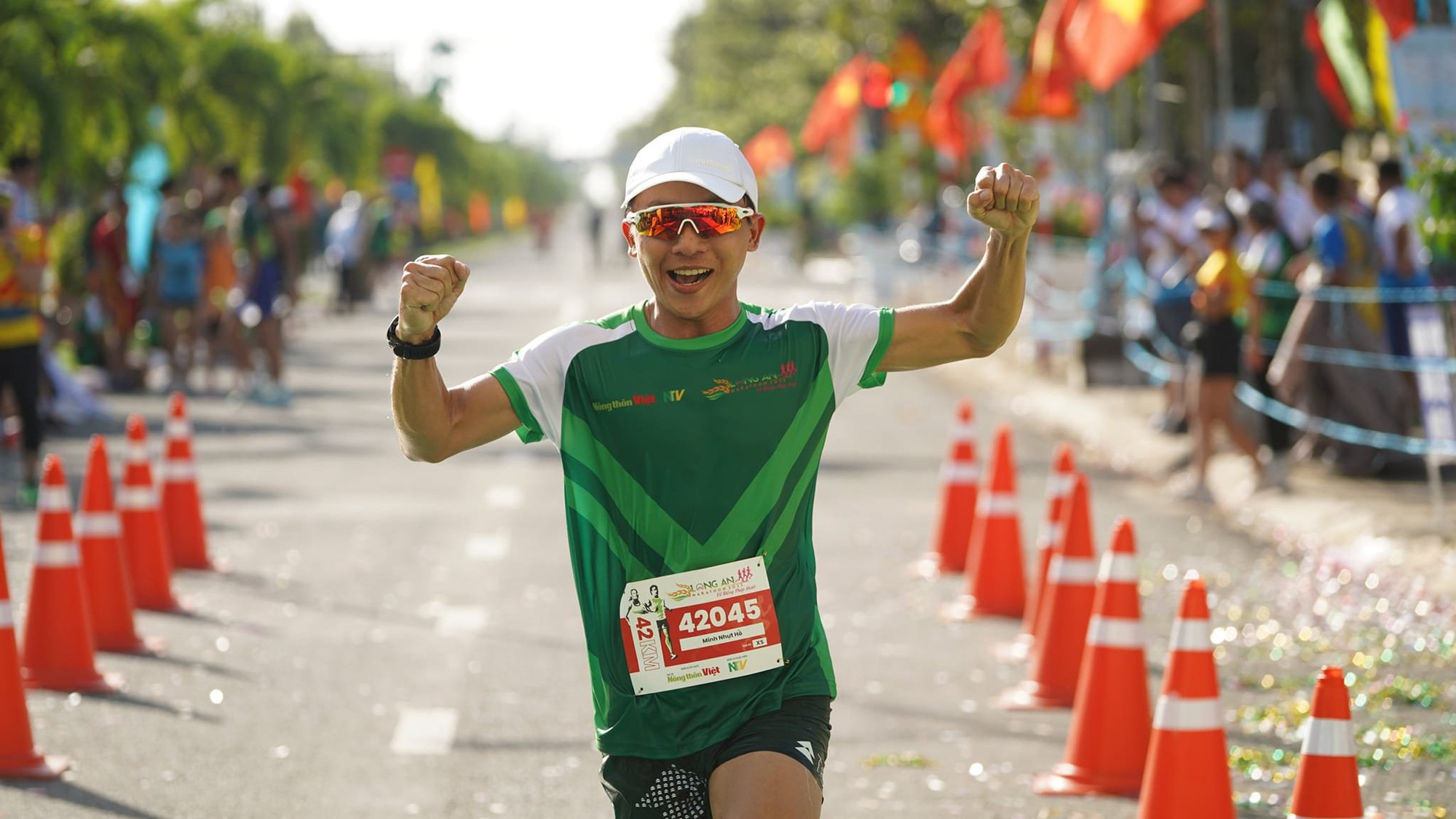 Giải chạy &ldquo;N&ocirc;ng th&ocirc;n Việt Marathon - Long An 2023&rdquo;: Ngắm ho&agrave;ng h&ocirc;n b&ecirc;n s&ocirc;ng V&agrave;m Cỏ - Ảnh 7.