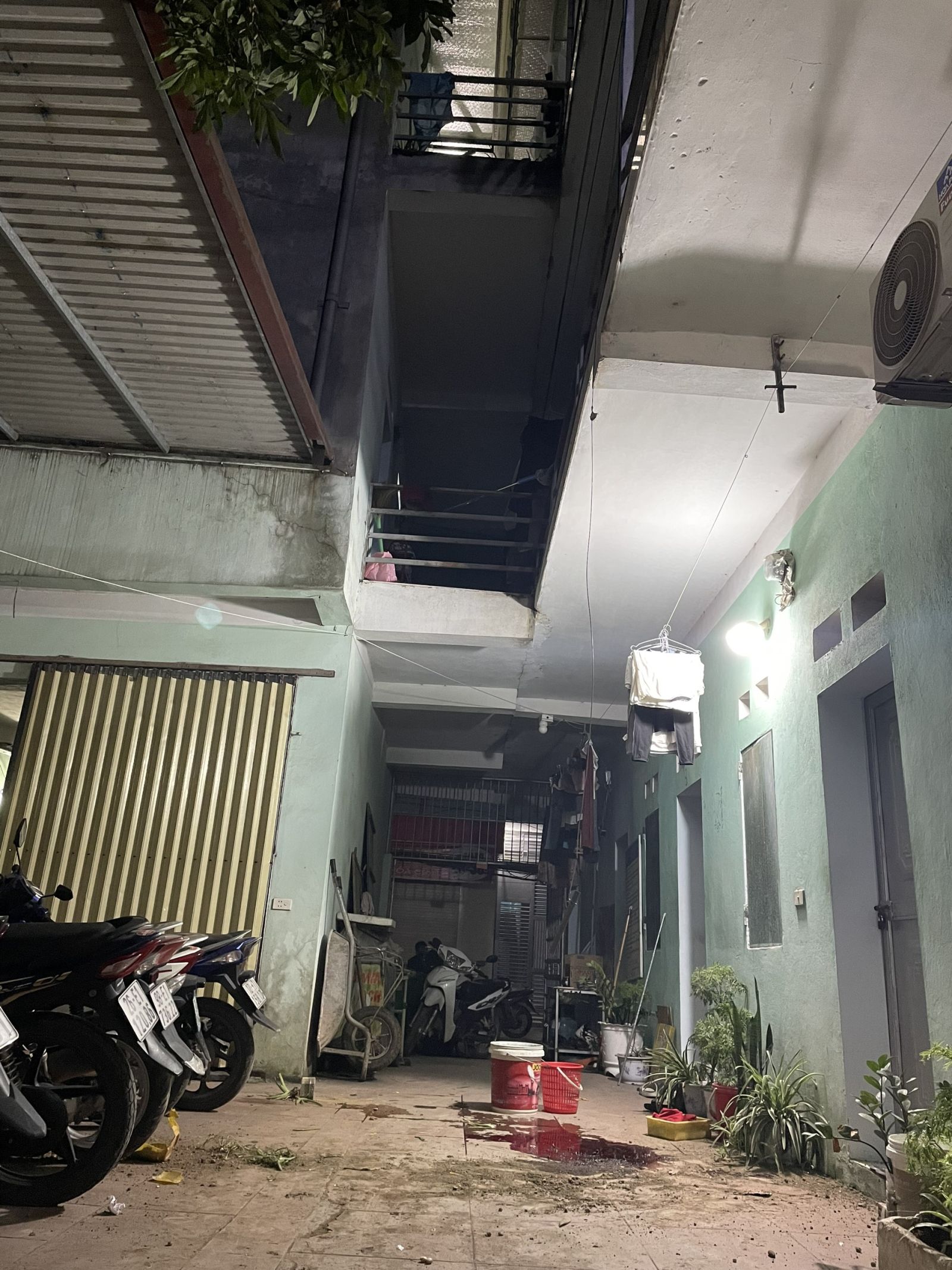 Chồng ghen tuông đẩy vợ từ tầng 3 xuống đất tử vong