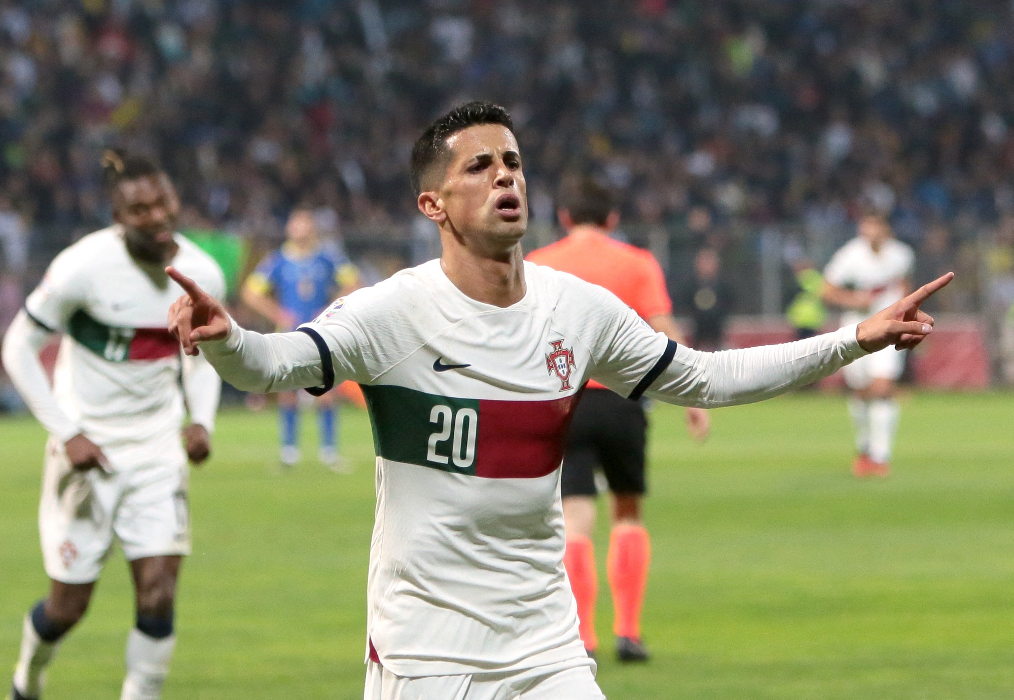 Ronaldo rực sáng trong đại tiệc bàn thắng của Bồ Đào Nha - Ảnh 3.