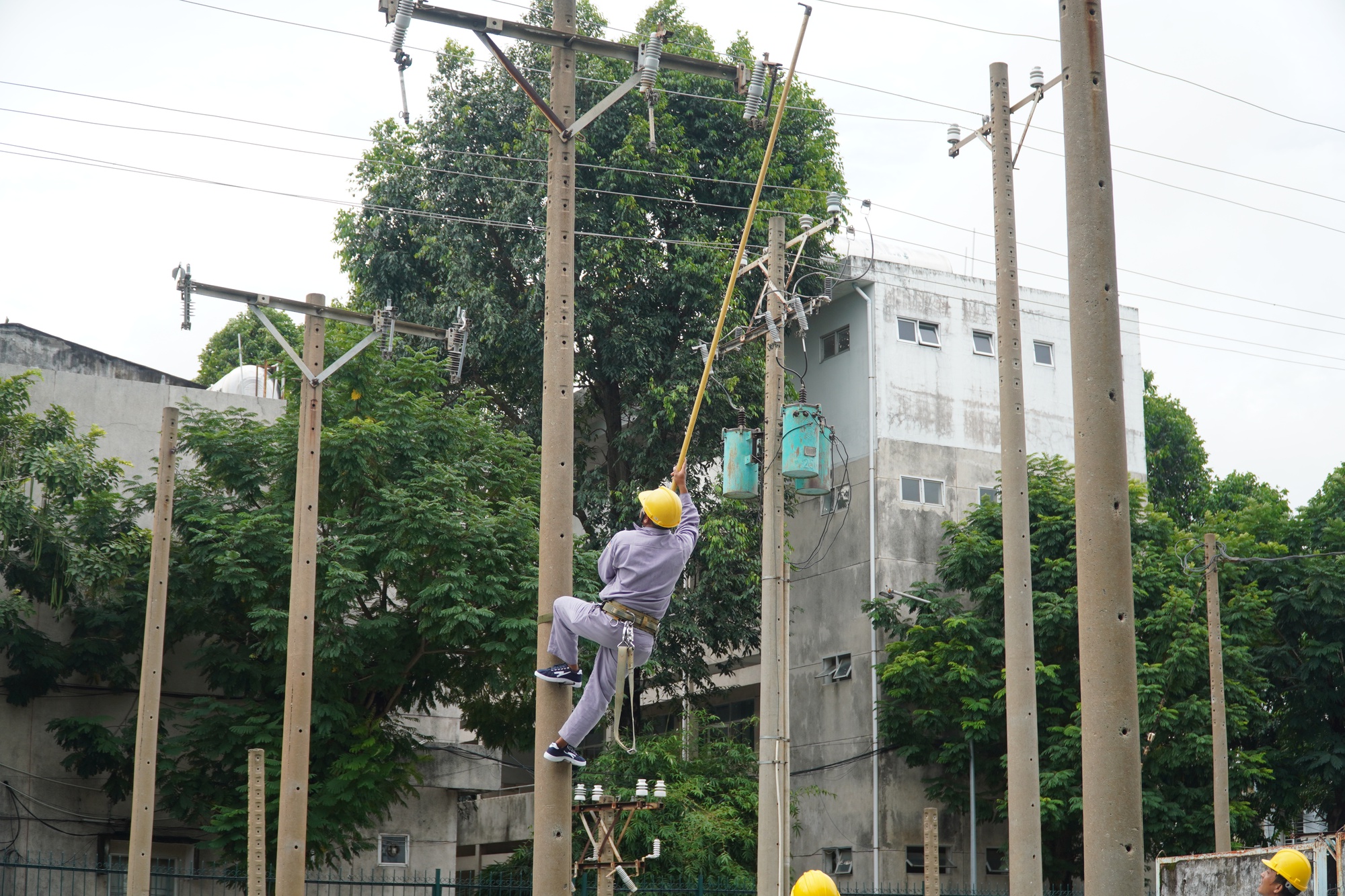 Lương khởi điểm hấp dẫn cho sinh vi&ecirc;n nghề ra trường - Ảnh 3.