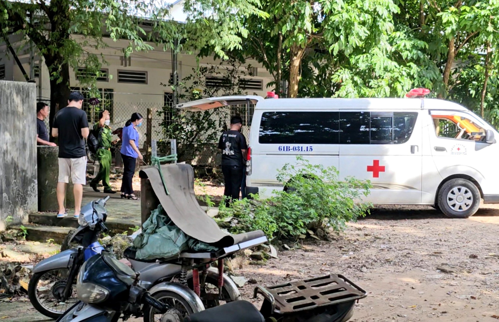 B&igrave;nh Dương: Điều tra bộ xương người được ph&aacute;t hiện dưới gốc c&acirc;y - Ảnh 2.