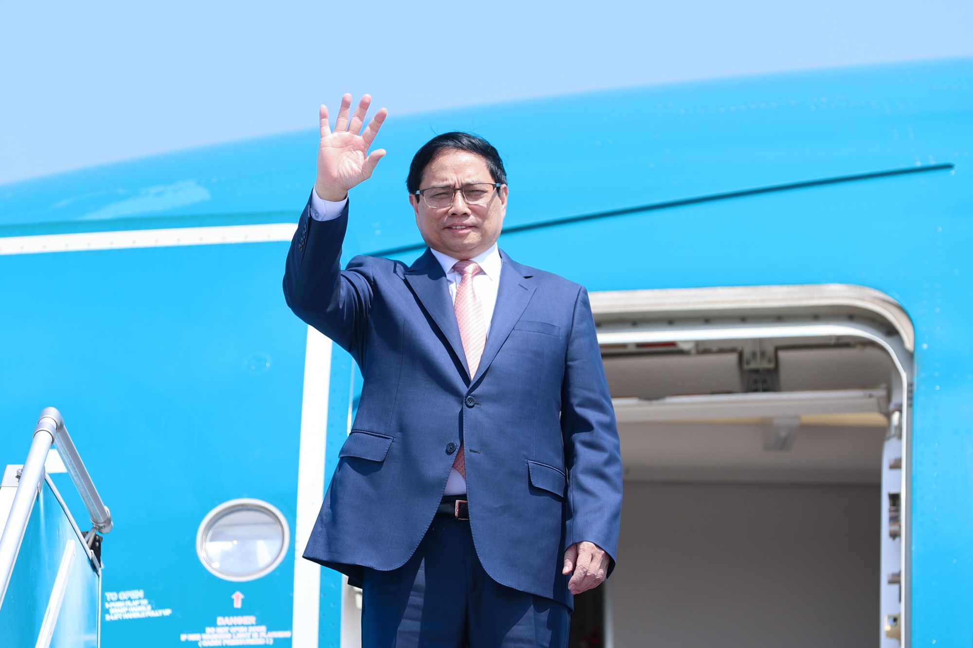 Thủ tướng lên đường dự Hội nghị cấp cao ASEAN - GCC, thăm Ả Rập Saudi