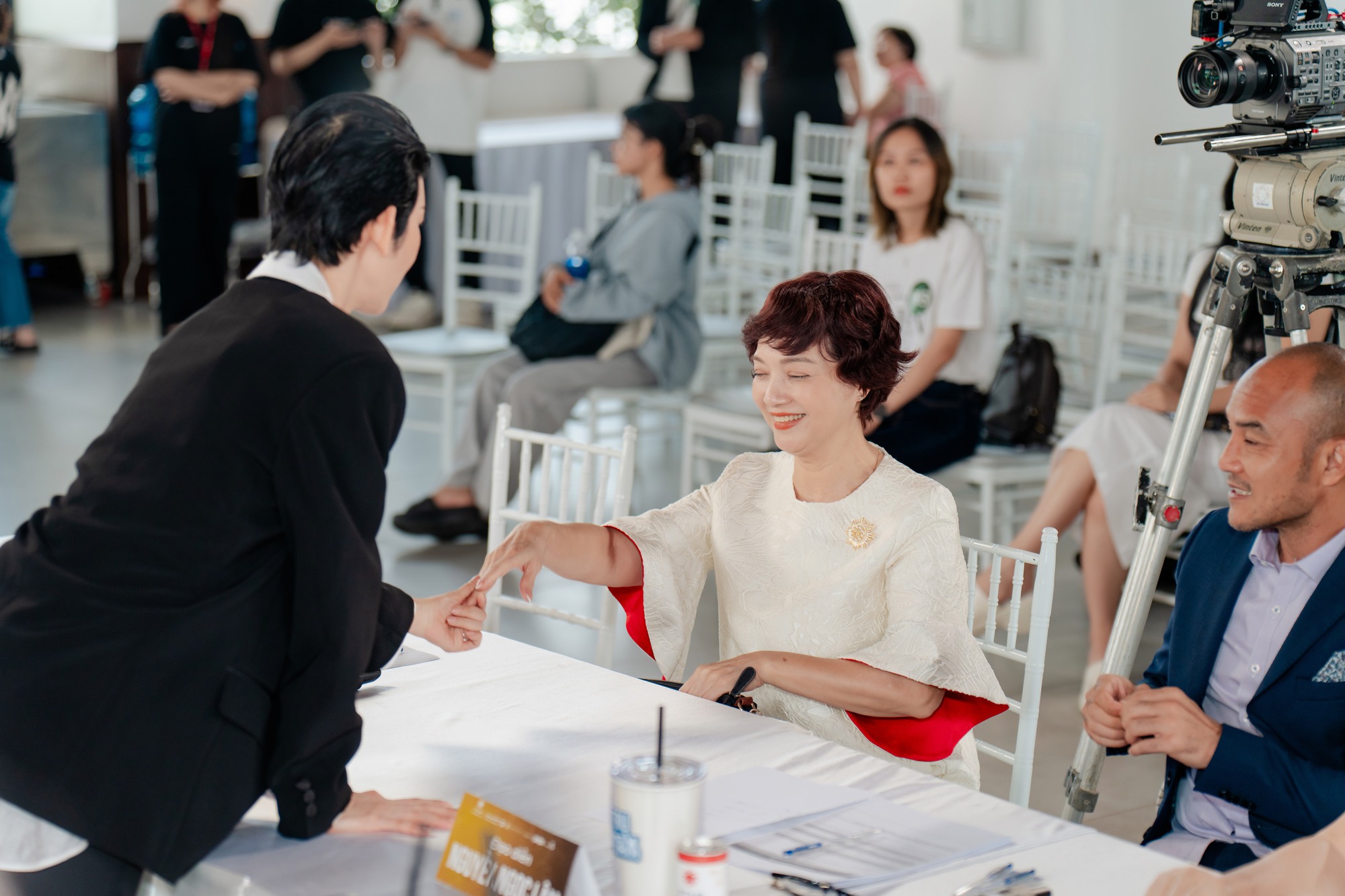 NSND L&ecirc; Khanh, NSƯT Hữu Ch&acirc;u quyết t&acirc;m t&igrave;m kiếm &ldquo;tiểu tam&rdquo; - Ảnh 4.