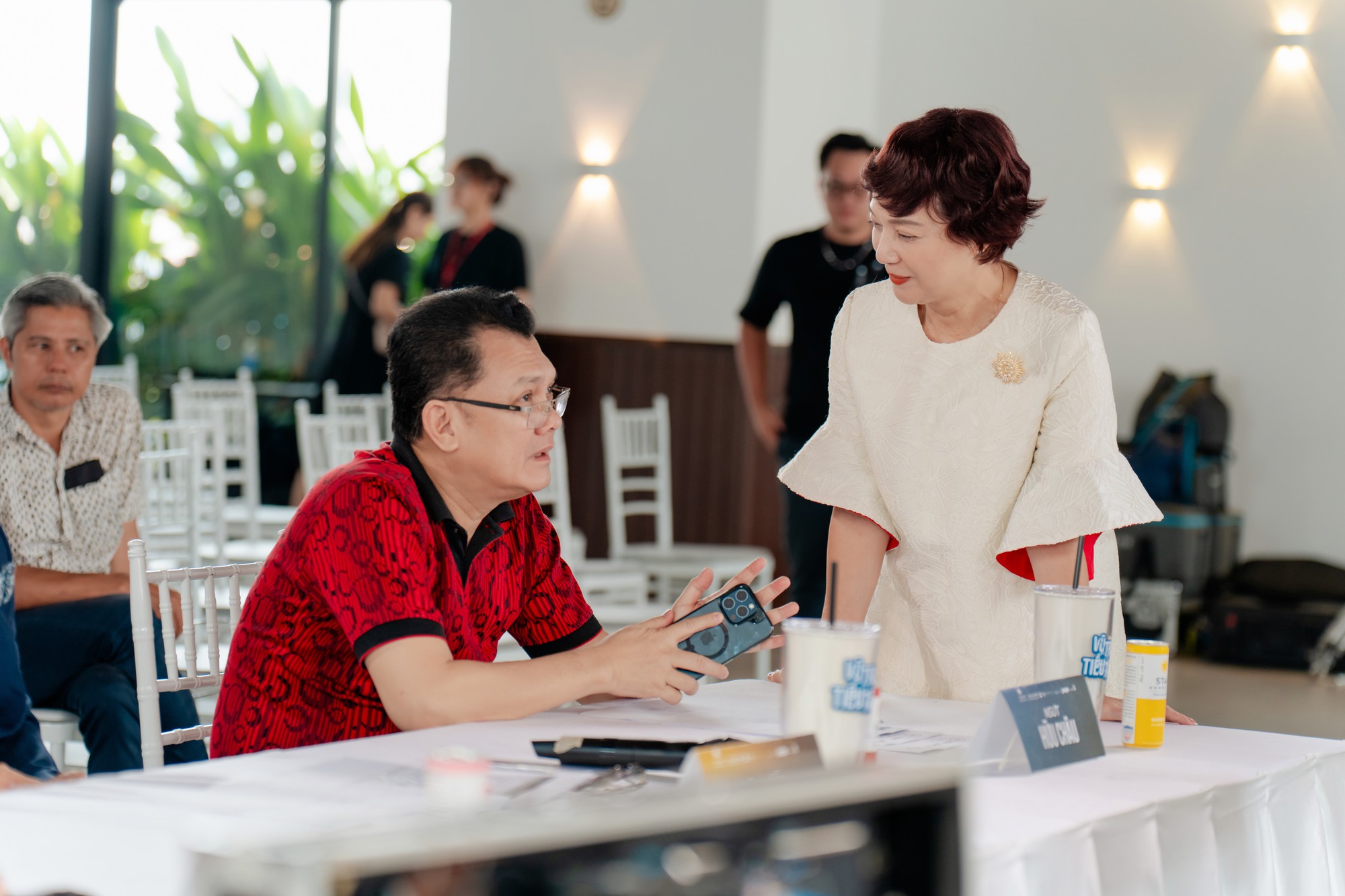 NSND Lê Khanh, NSƯT Hữu Châu quyết tâm tìm kiếm “tiểu tam”