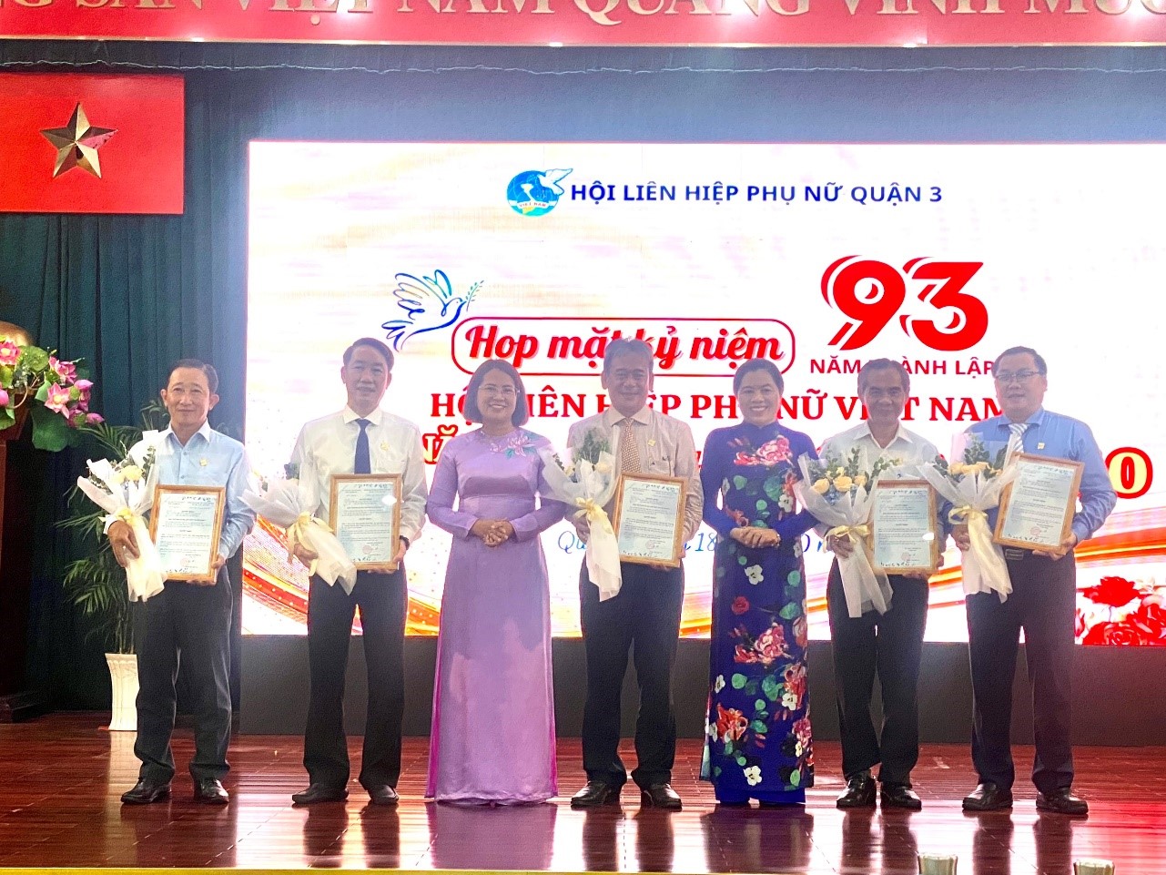 Hội LHPN quận 3 tuy&ecirc;n dương 35 gương phụ nữ ti&ecirc;u biểu - Ảnh 2.
