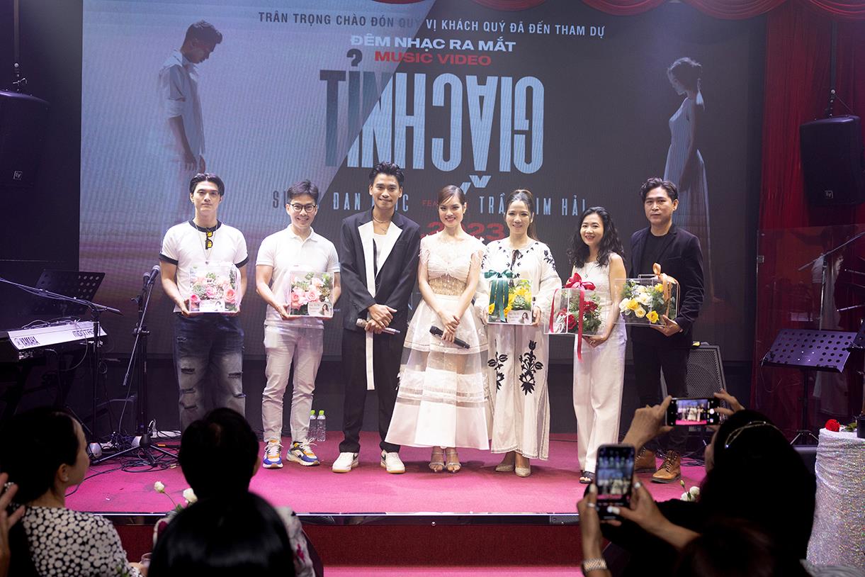Sunny Đan Ngọc kết hợp cùng diễn viên Kim Hải qua MV Tỉnh giấc - Ảnh 2.