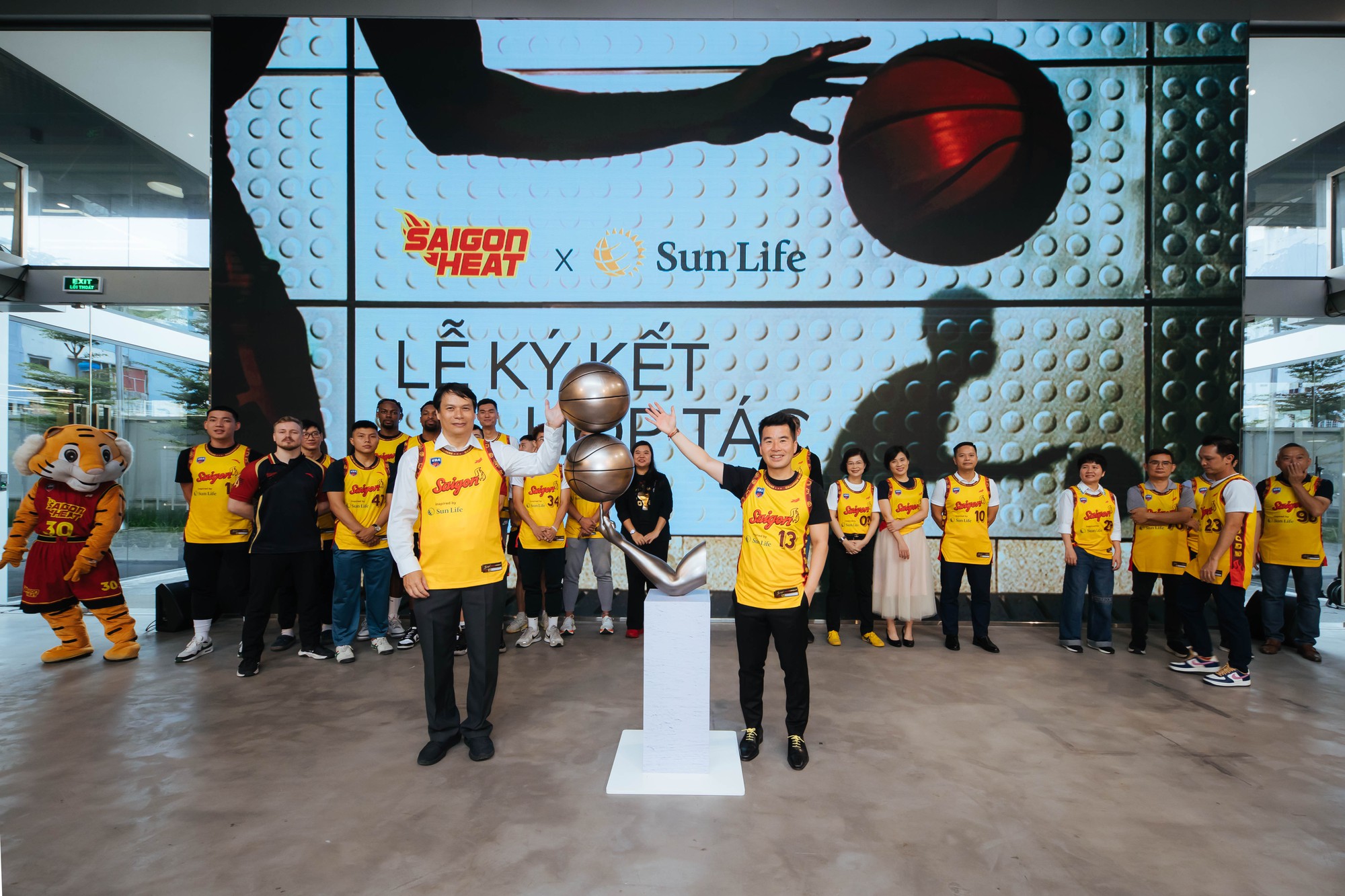 Sun Life Việt Nam trở thành đối tác của Saigon Heat
