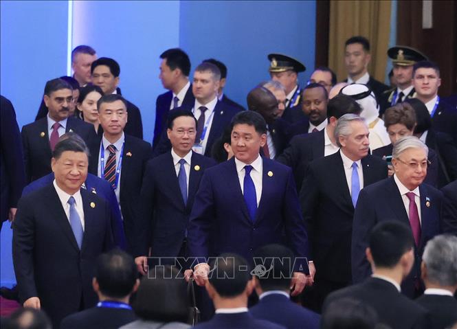 Chủ tịch nước V&otilde; Văn Thưởng dự khai mạc Diễn đ&agrave;n V&agrave;nh đai v&agrave; Con đường - Ảnh 5.