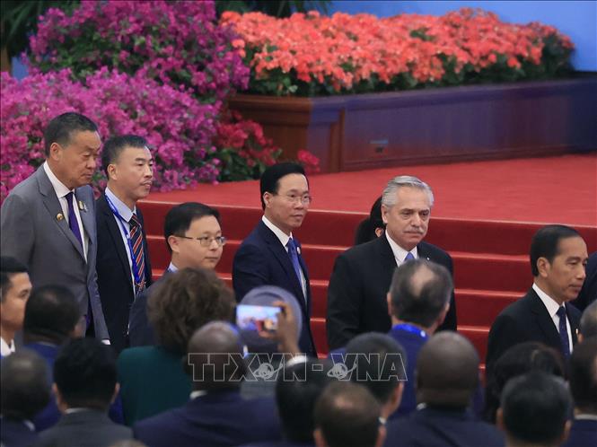 Chủ tịch nước V&otilde; Văn Thưởng dự khai mạc Diễn đ&agrave;n V&agrave;nh đai v&agrave; Con đường - Ảnh 4.