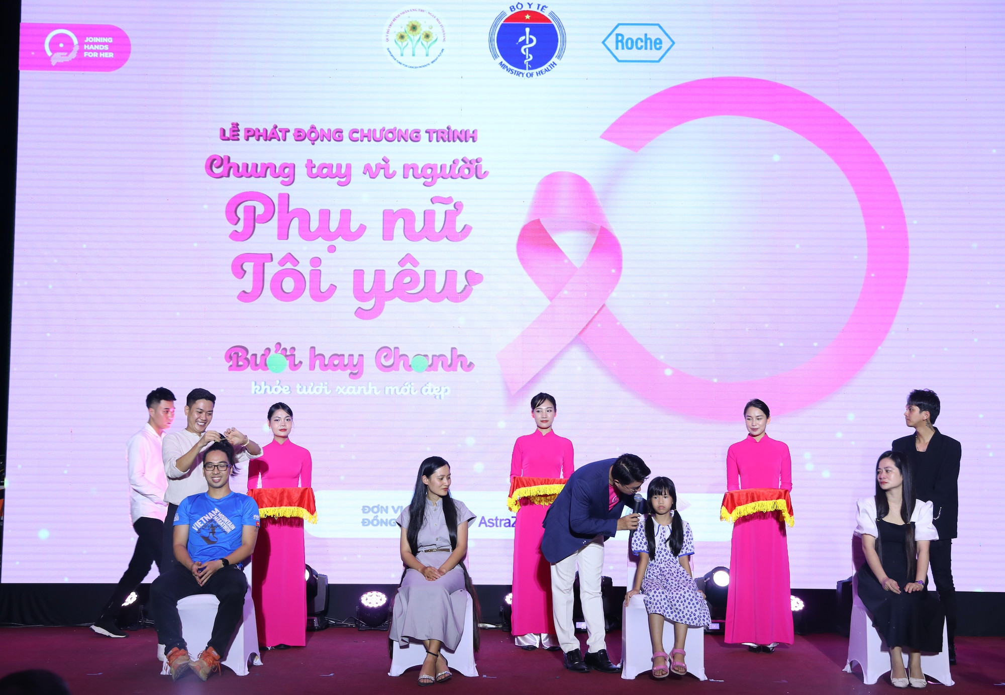 Tuổi mắc ung thư v&uacute; ng&agrave;y c&agrave;ng trẻ h&oacute;a - Ảnh 3.
