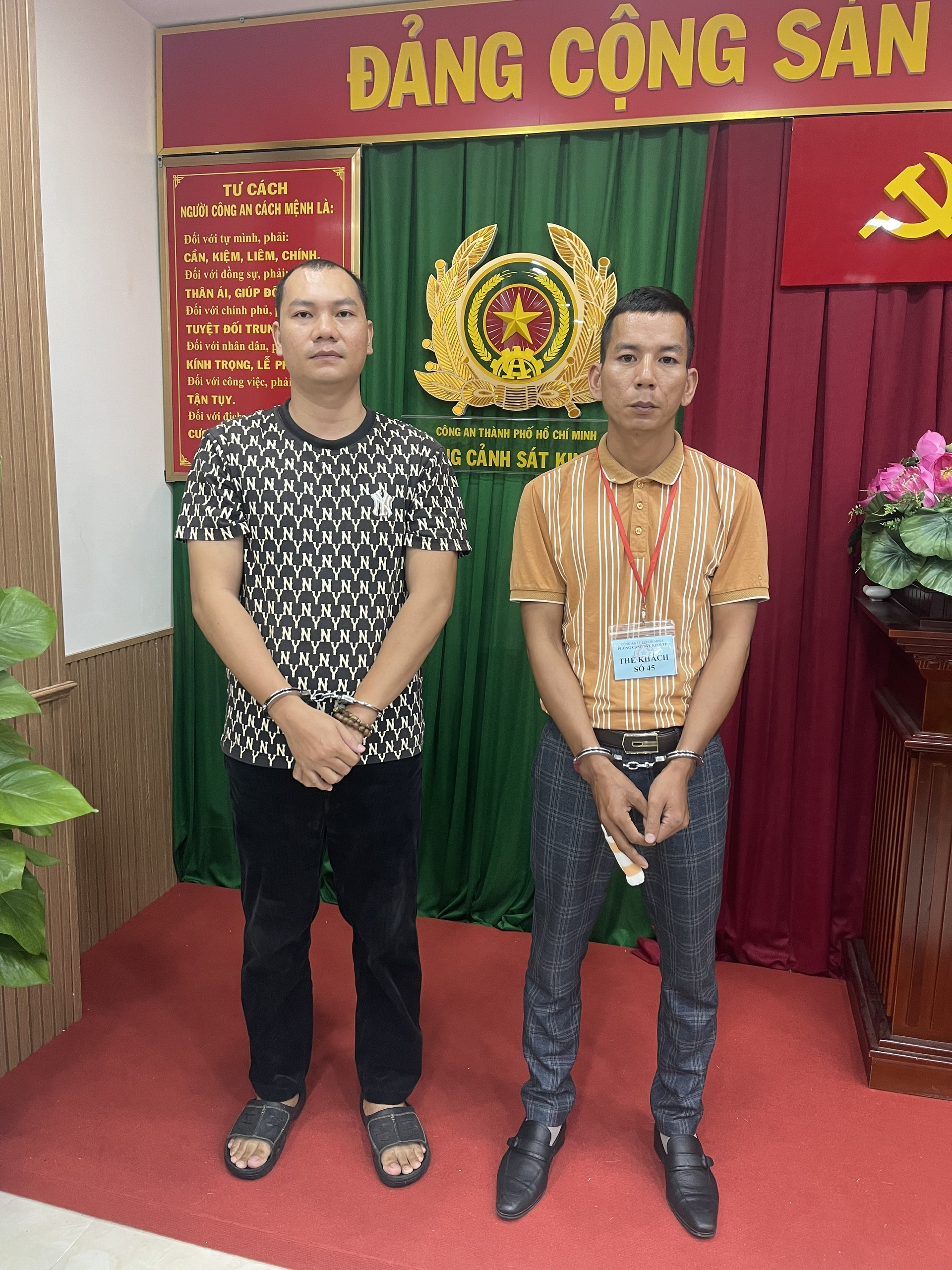 Công an TP HCM bắt ông Ngô Sĩ Linh - Ảnh 1.