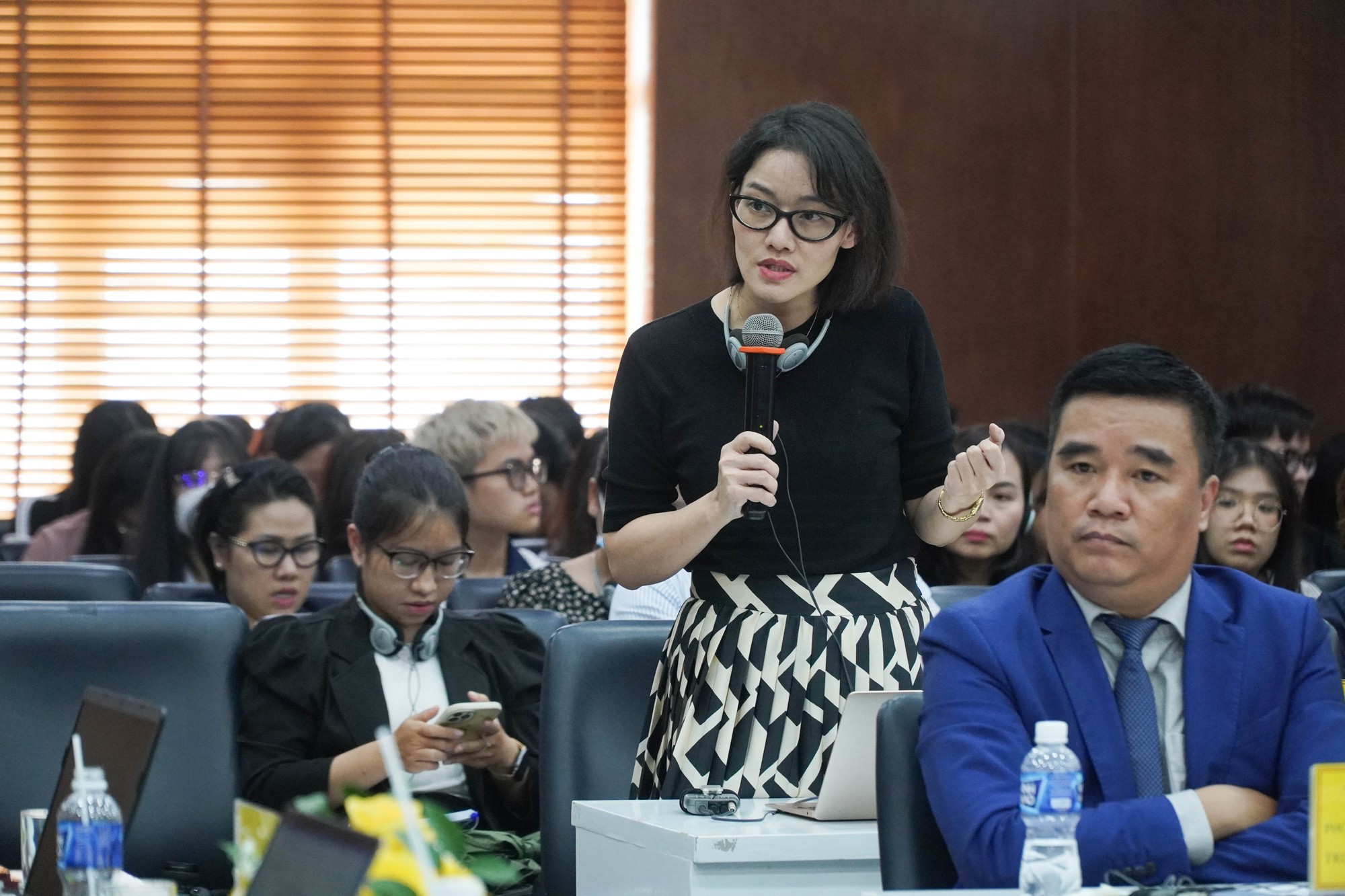 Chuyên gia luật, kinh tế thế giới bàn cách để các hiệp định đi vào cuộc sống - Ảnh 7.