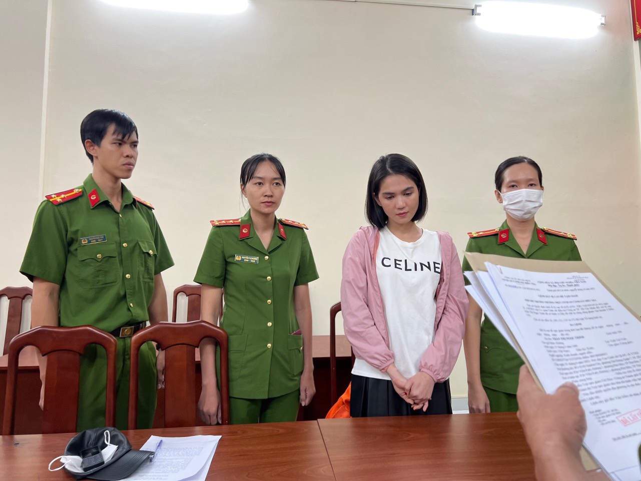 Bắt tạm giam người mẫu Ngọc Trinh